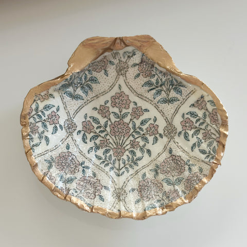 Shell Dish- mauve design