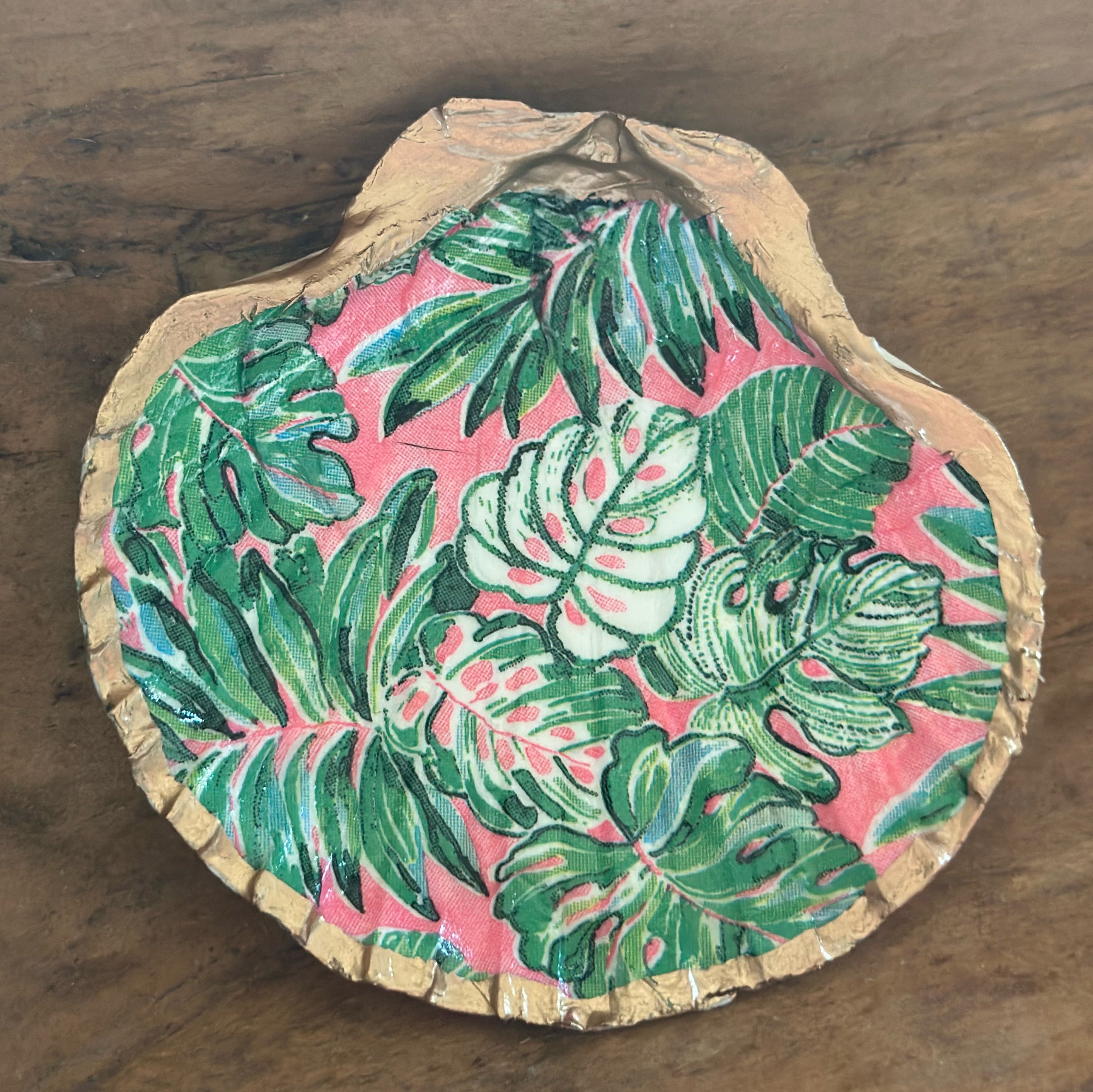 Shell Dish- pink & green