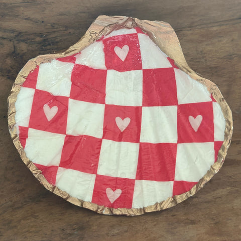 Shell Dish- red hearts