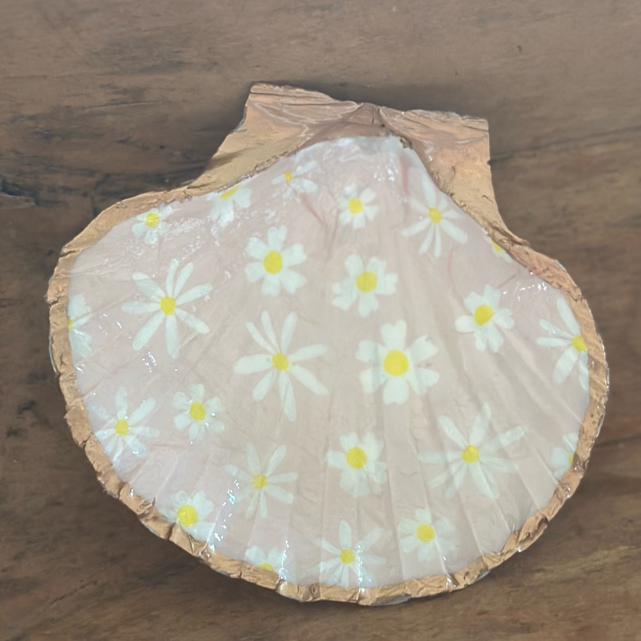 Shell Dish- pink daisy
