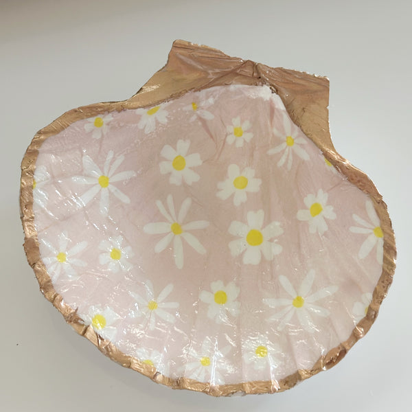 Shell Dish- pink daisy