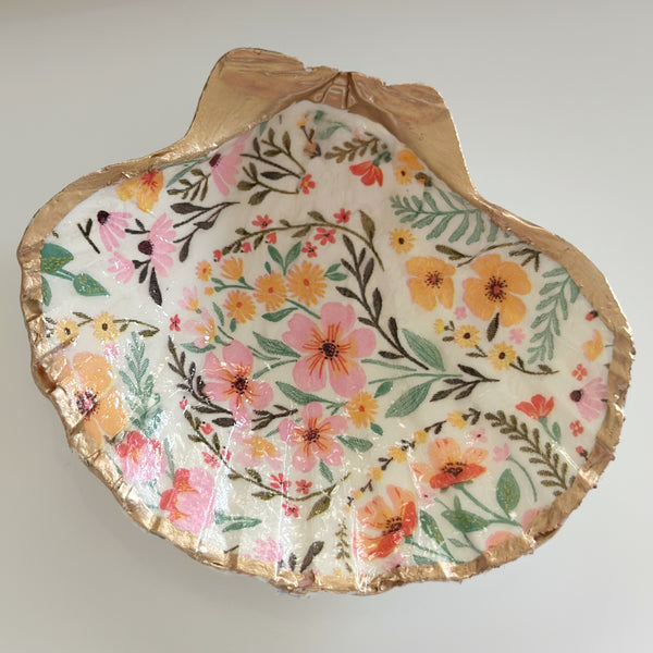 Shell Dish- pink floral